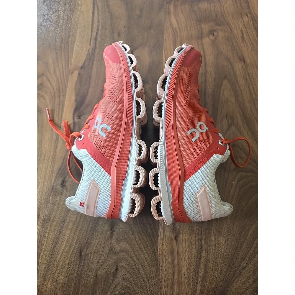 On Cloudsurfer Running Shoes Women‎ Size 8.5 Orange White Athletic Sneakers